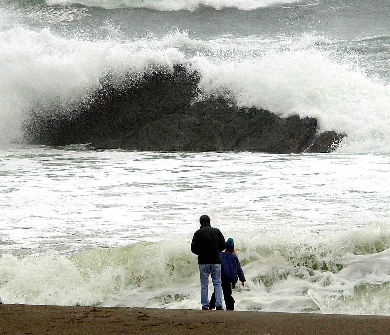 It’s sneaker wave season so be careful at the beach | HeraldNet.com