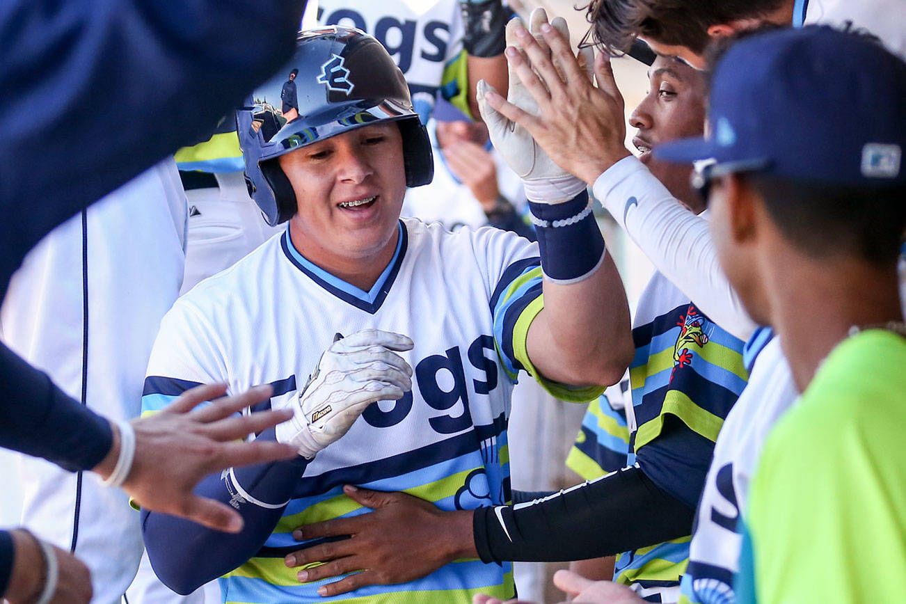 AquaSox pound out 16 hits, win their fourth straight | HeraldNet.com