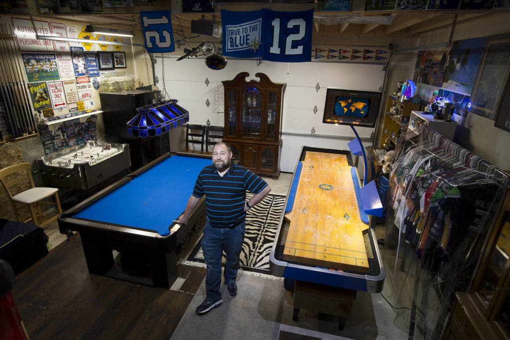 Marysville sports fan turns his garage into a game room | HeraldNet.com