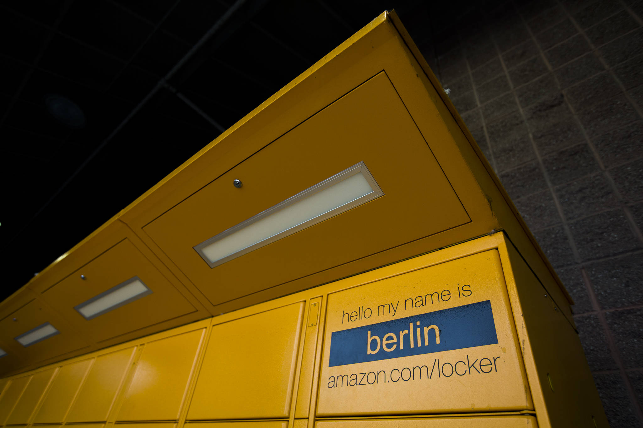 Amazon names its big, yellow lockers: Call me Iggy | HeraldNet.com