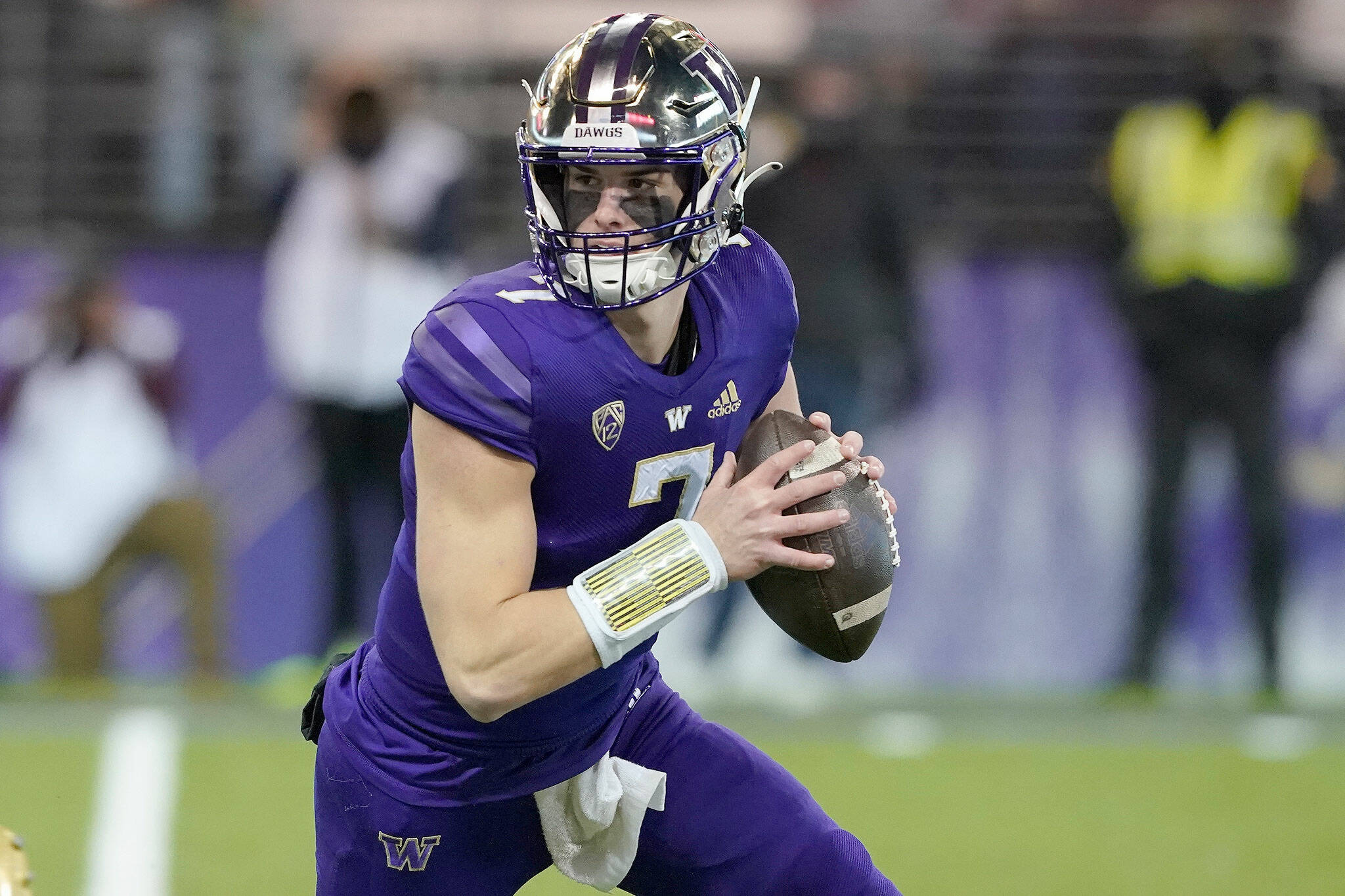 Huskies notes: 9 UW football players receive All-Pac-12 honors