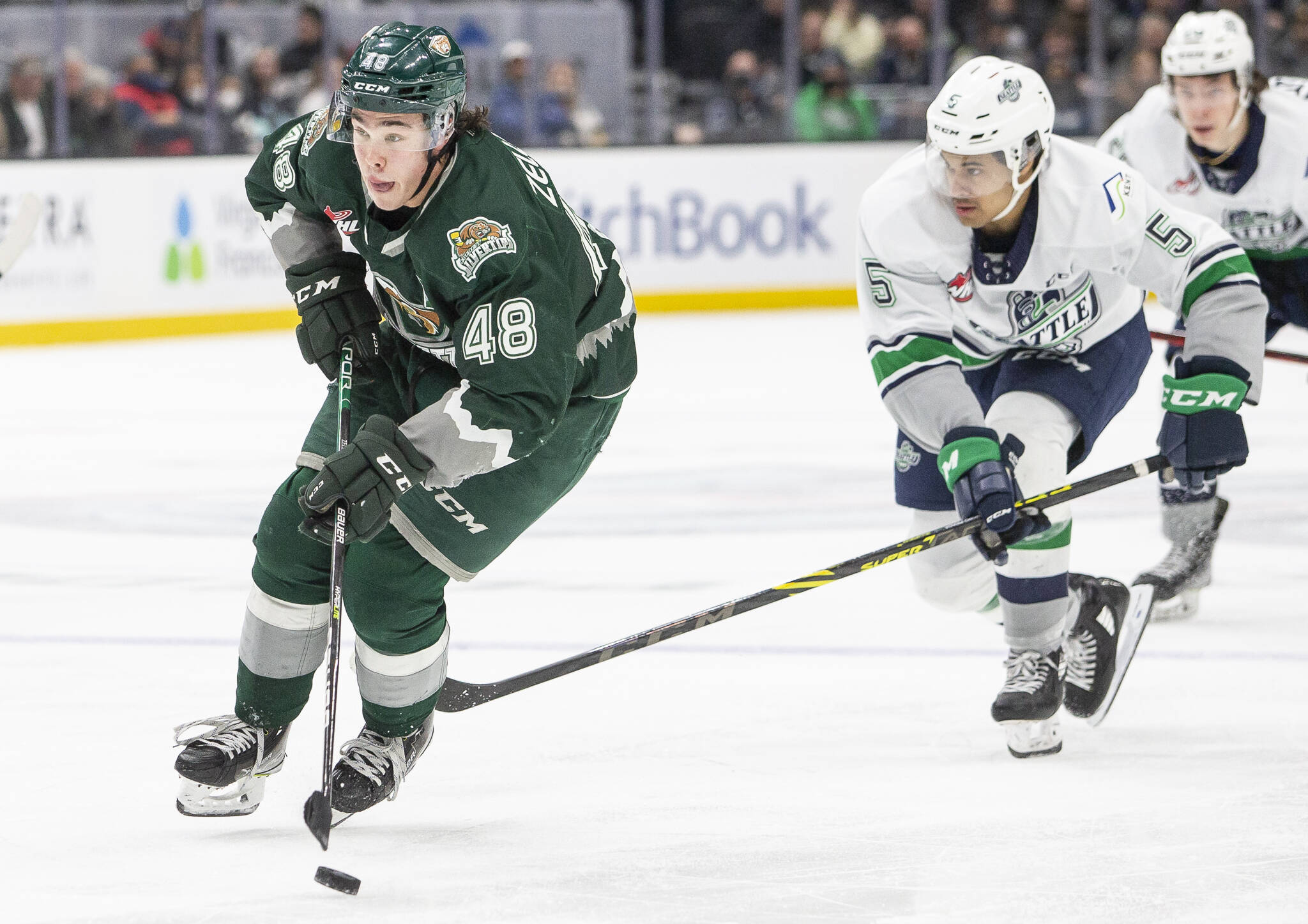 West-leading Thunderbirds down Silvertips, WHL