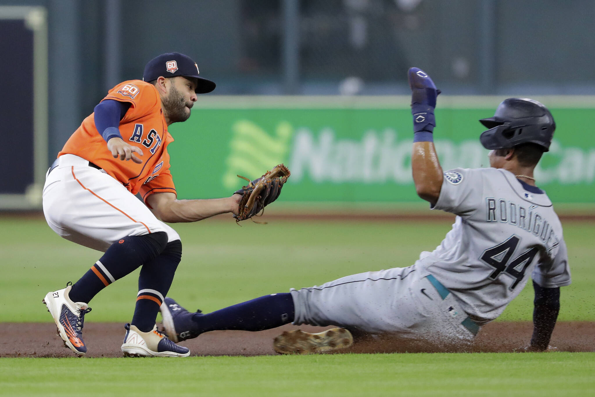 MLB playoff roundup: Verlander, Alvarez, Altuve lead defending