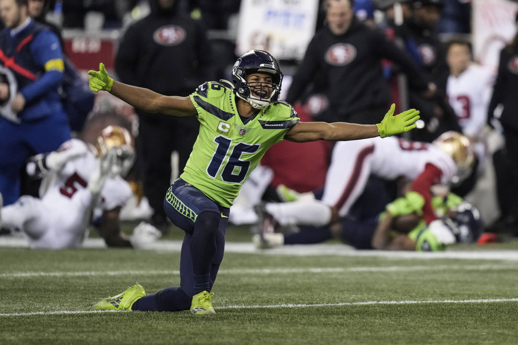 Seahawks' Lockett out vs. Chiefs after hand surgery
