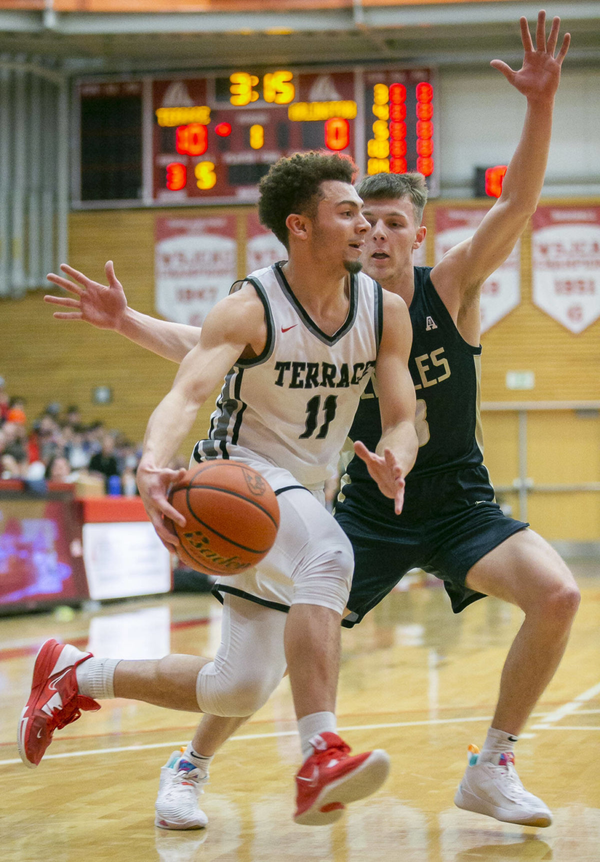 Mountlake Terrace boys shut down Arlington, win district title ...