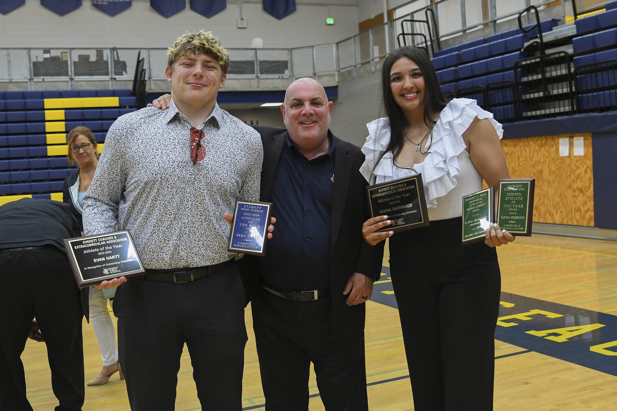 Everett School District Athlete of the Year award winners Evan Hart (left) and Yanina Sherwood (right). (Photo courtesy of the Everett School District)