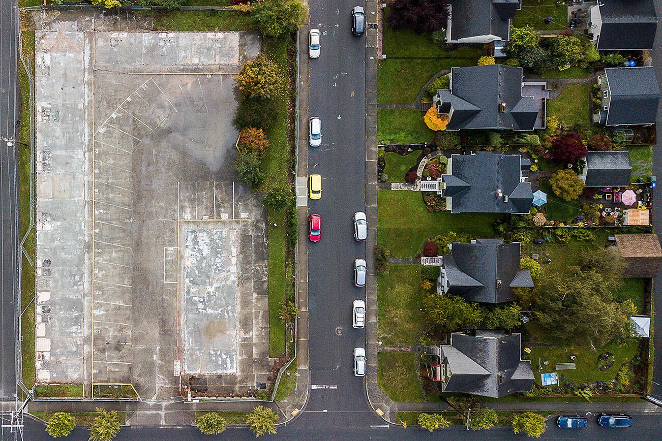 The former Waits Motel property along 13th Street and Lombard Avenue on Thursday, Oct. 17, 2024 in Everett, Washington. (Olivia Vanni / The Herald)