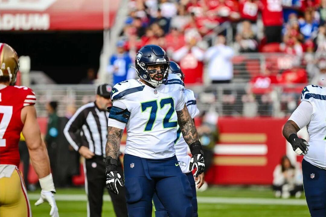 Seahawks right tackle Abraham Lucas (72) lines up in Seattle's 20-17 win over San Francisco at Levi's Stadium on Nov. 17, 2024. (Photo courtesy of Edwin Hooper / Seattle Seahawks)